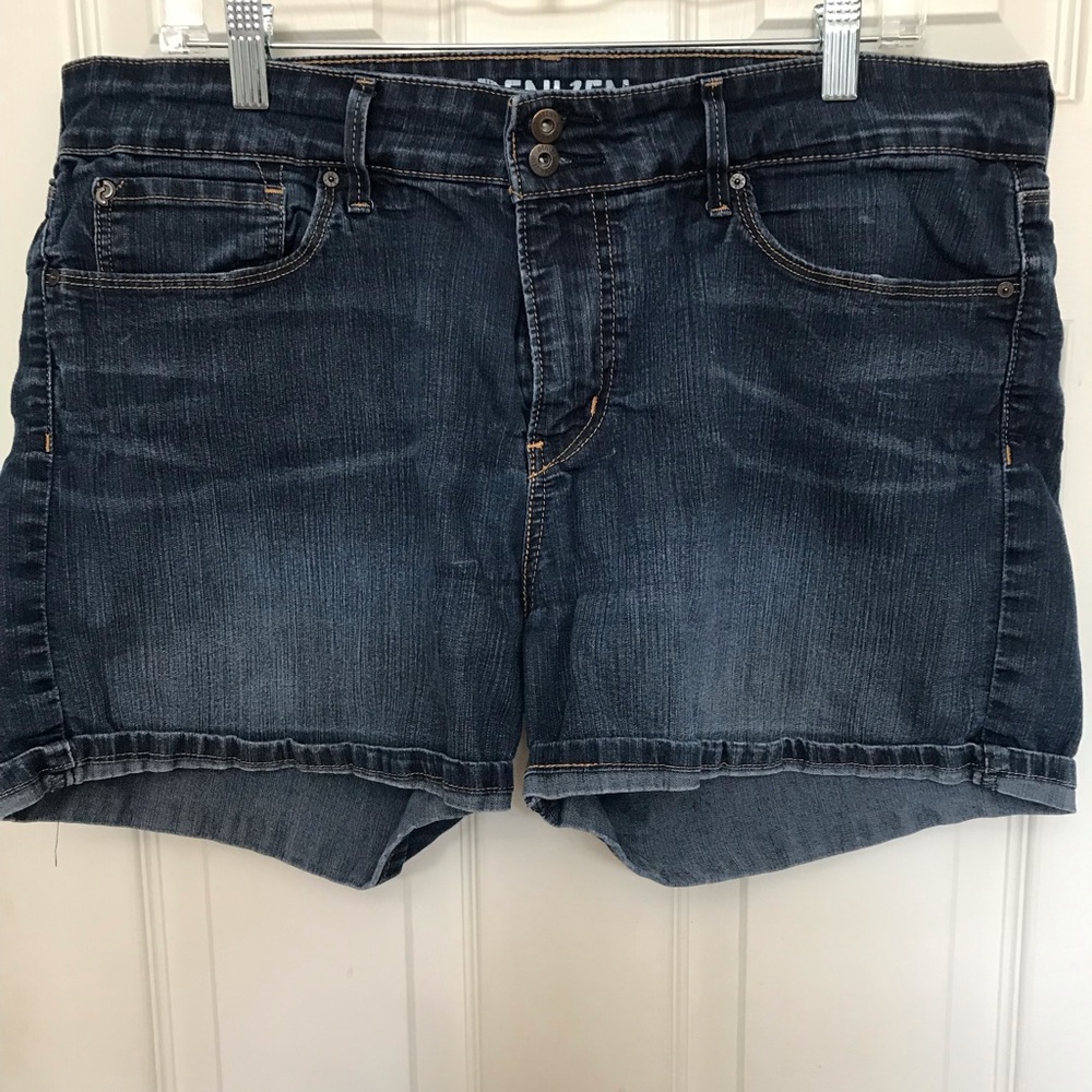 Levi’s Jean Shorts, Size 16, Good condition